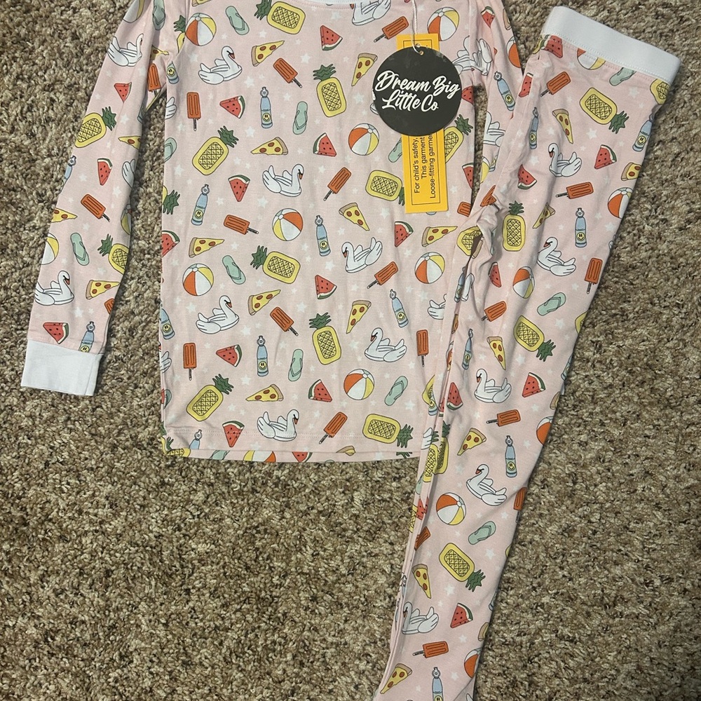 Dream Big Little Co 5/6 bamboo pajama set